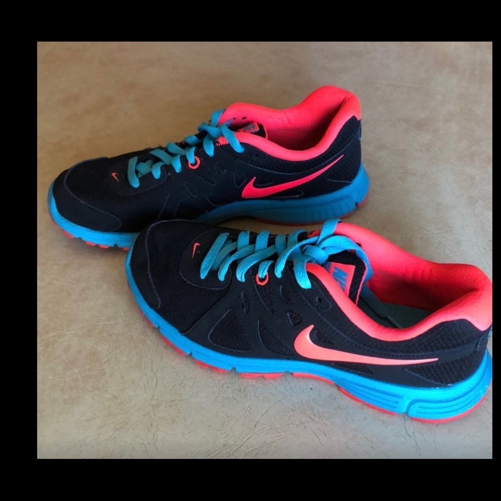 Nike revolution sneakers. Size 7
